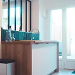 Hébergement de vacances L'unique- Maison De Famille En Plein Centre-ville *