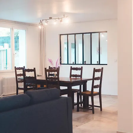 Hébergement de vacances L'unique- Maison De Famille En Plein Centre-ville