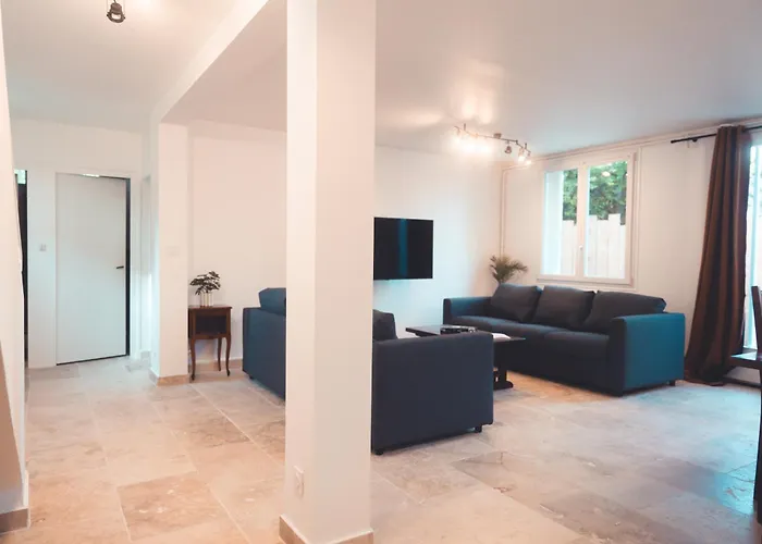 Hébergement de vacances L'unique- Maison De Famille En Plein Centre-ville *